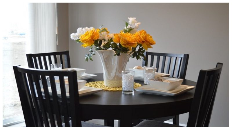 How much space does each dining chair actually need?